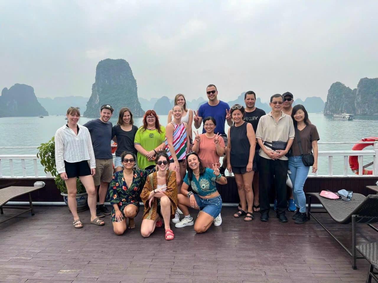 De Charm Ha Long Hotel Екстериор снимка
